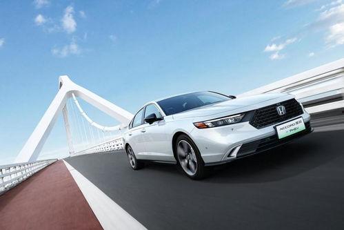 全新国产雅阁试驾视频,驾驭新境界，感受科技与舒适的完美融合