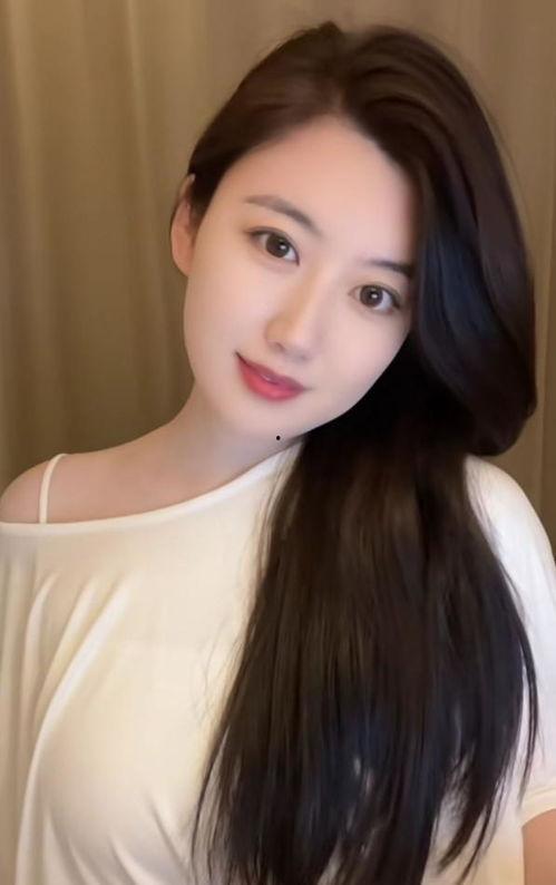 国产女生精品大胸视频,探寻东方美胸的独特魅力  第2张