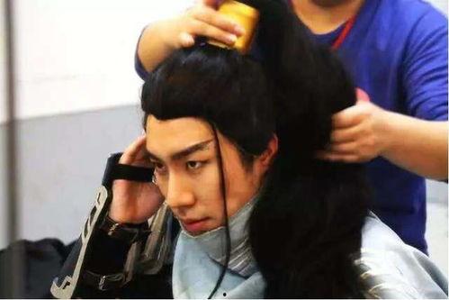 国产骚男图片视频,视频图片中的潮流风采  第2张